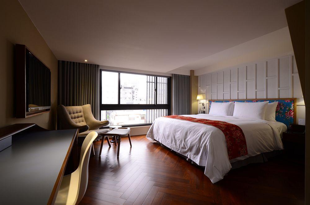 Reddot Hotel Taichung Exteriör bild