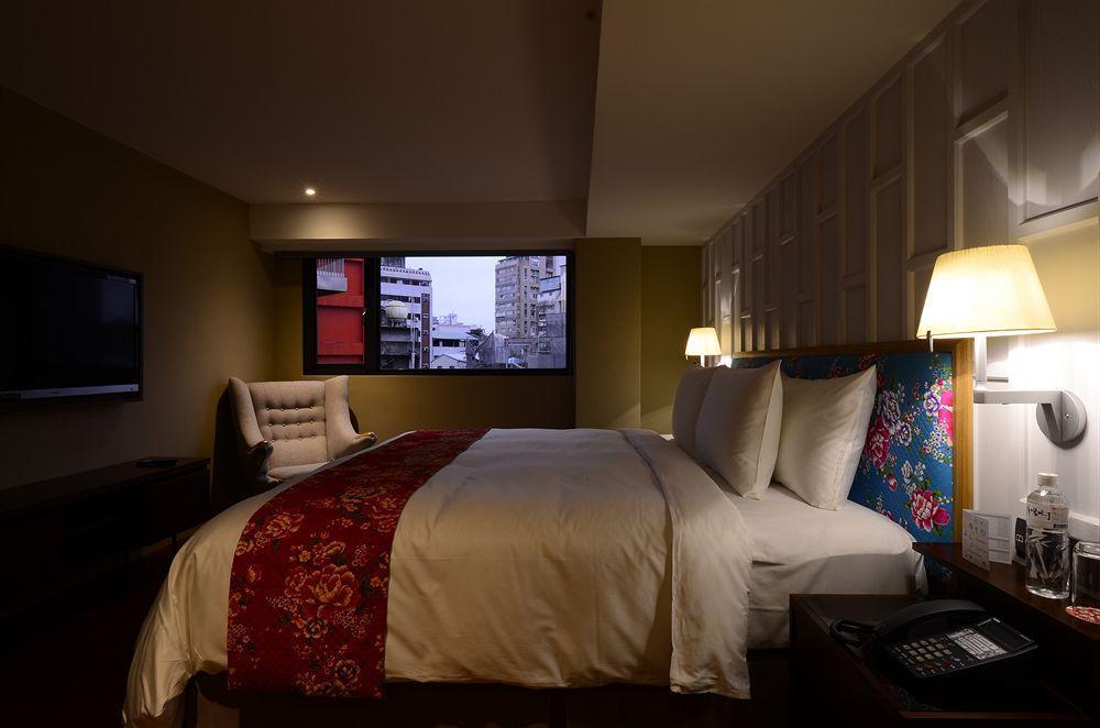 Reddot Hotel Taichung Exteriör bild